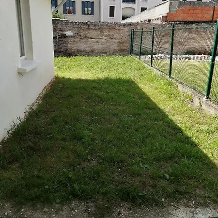 Jungle Zen Beau T2 Avec Jardin Gare 100m *